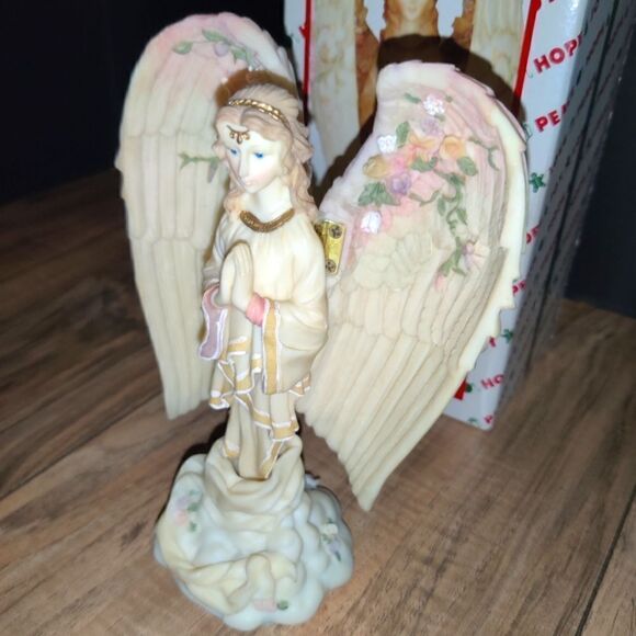 House of Lloyd Christmas Around The World 1998 ANGEL'S EMBRACE #530953 - Picture 3 of 9